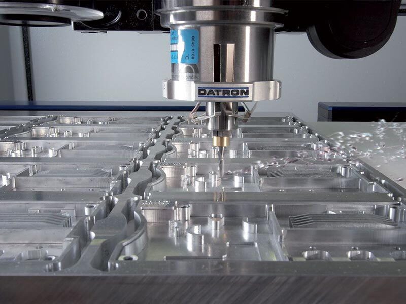 Industries that Use CNC Milling Machines for Manufacturing Products and tools